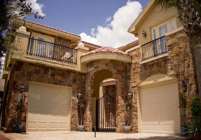 Photo - 10345 Medicis Pl Casa