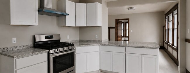 Building Photo - 3365-3367 N Oakland Ave Unit 3367