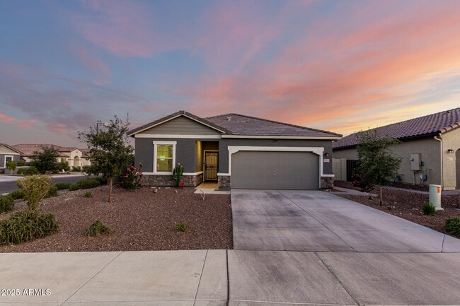 Building Photo - 19531 W Palo Verde Dr Rental