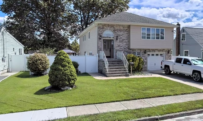 Building Photo - 327 Edgewood Rd