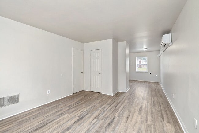 Photo - Newly Renovated 2 Bedroom Unit! Unidad Apt. 47