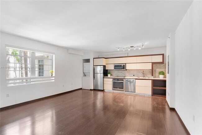 Photo - 435 21st St Unit 212