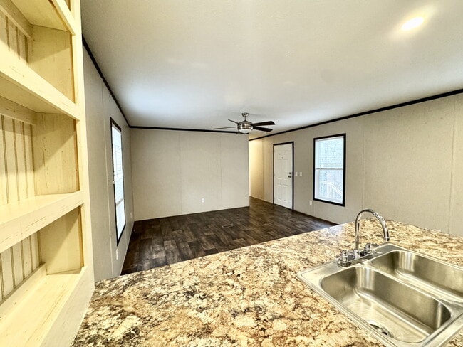 Photo - 3/2 in Pendleton Unidad 10