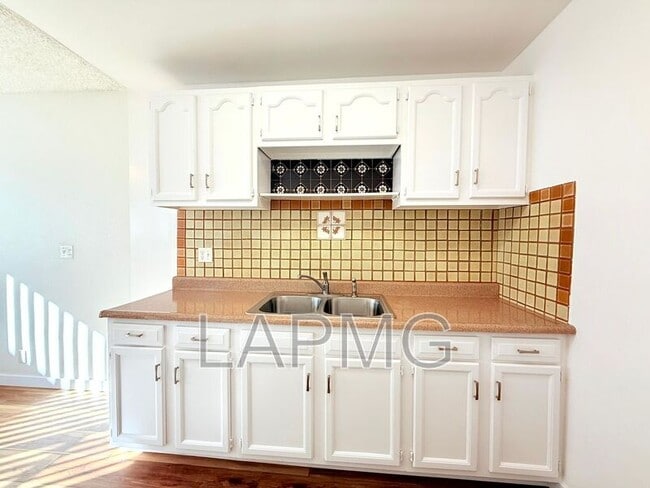 Photo - 10919 Pioneer Blvd