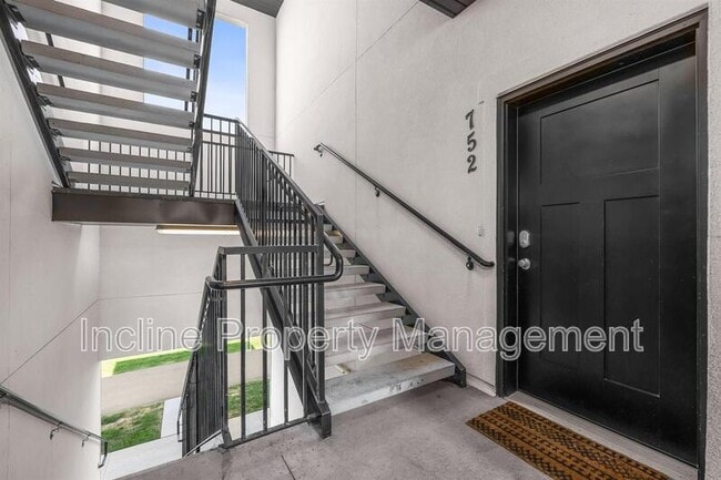 Building Photo - 752 N 260 W