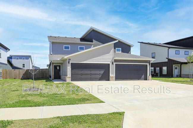 Photo - 1508 SW Poigai Wy Unit #2