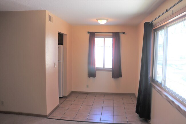 Photo - 906 C Ave NW