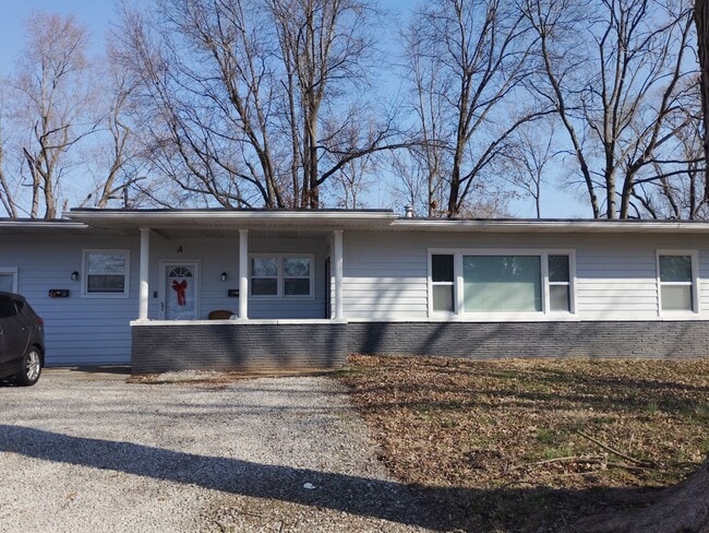 Building Photo - 1709 Jay Ave Unit 1709 Jay Ave-  B