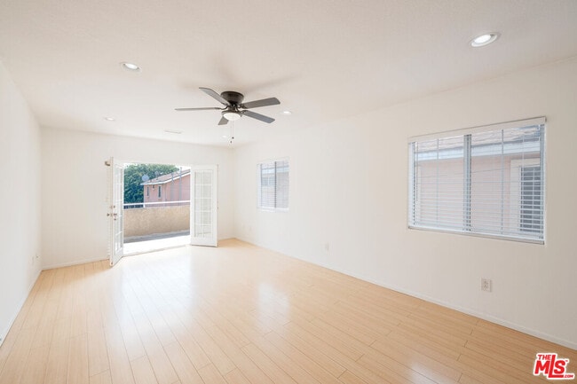 Building Photo - 341 Newland St Rental