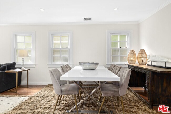 Photo - 639 Westbourne Dr