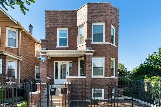 Building Photo - 4124 W School St Unit 1 Rental
