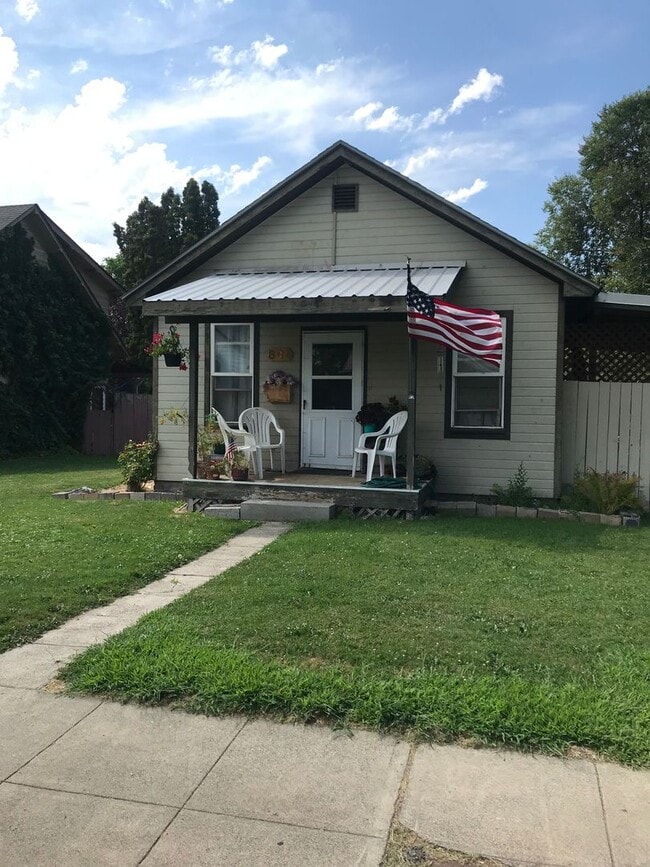 Building Photo - Non-Refundable & Security Deposit Total: $... Rental