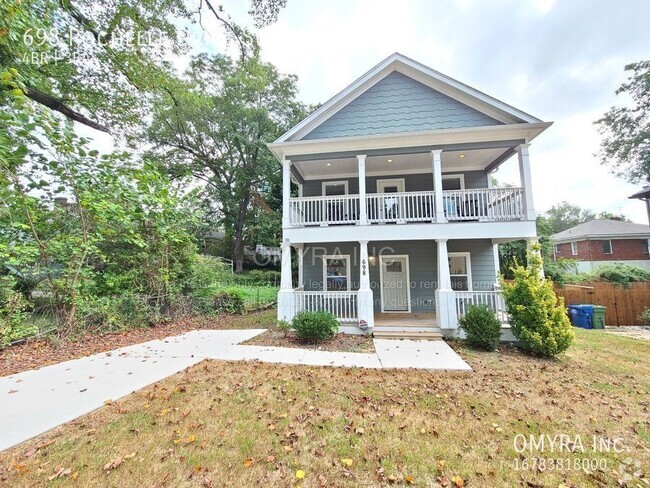 Building Photo - Stunning 4 Bedroom House in the West End!