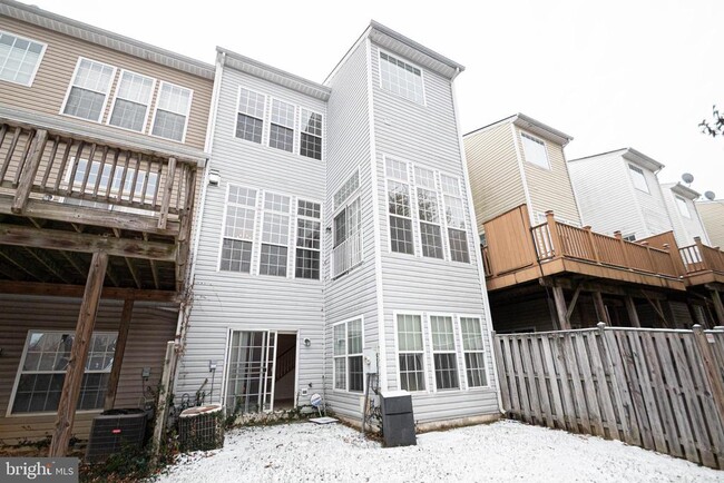 Building Photo - 1682 White Oak Vista Dr