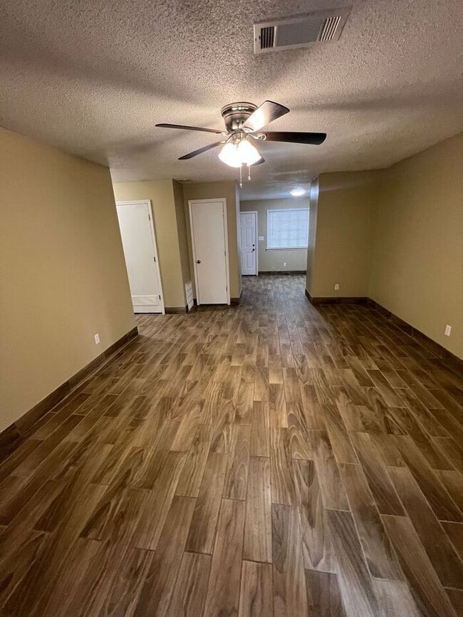 Photo - Cozy 2 bedroom 1 bath ranch duplex NOW AVAILABLE!
