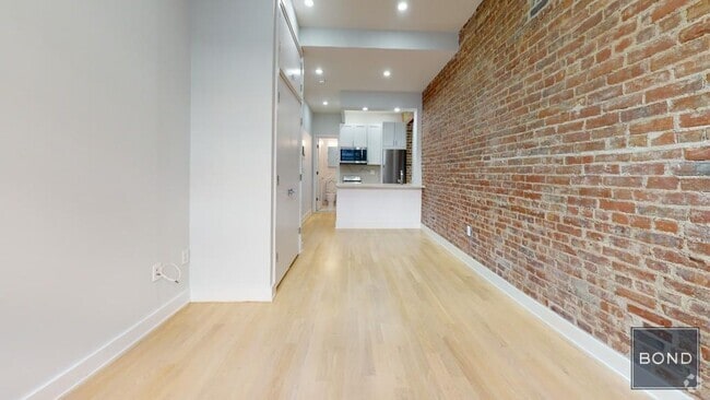 Building Photo - 217 E 84th St Unit 3B Rental