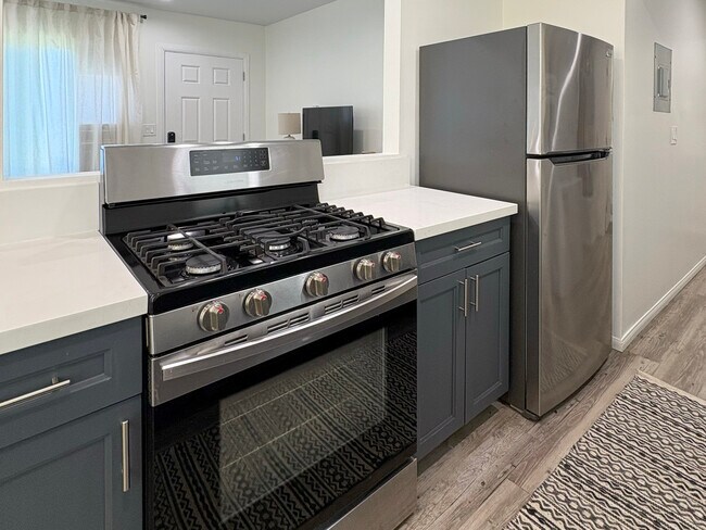 Photo - 813 W Beach Ave Unit #2