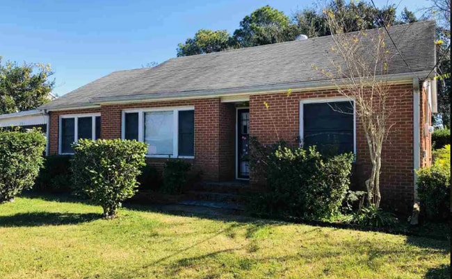 Photo - 135 Cleveland St