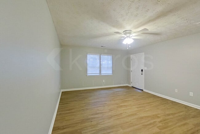 Photo - 100 Beaver Pointe Dr