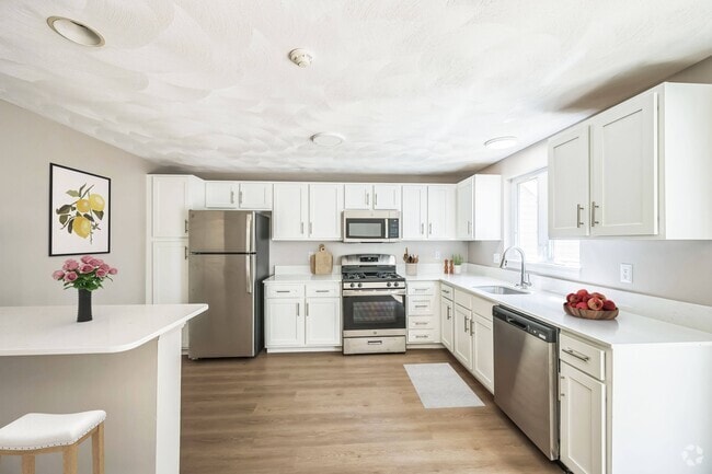 Building Photo - Birchwood Hills Rental