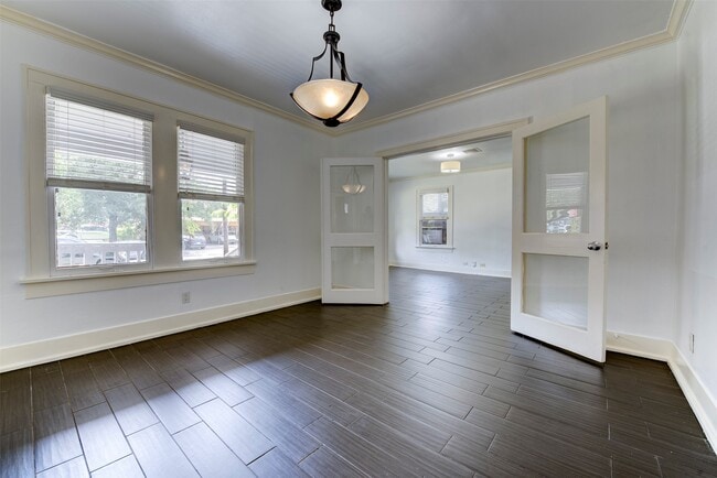 Photo - 2027 Huldy St