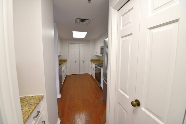 Photo - 2121 S Yorktown Ave