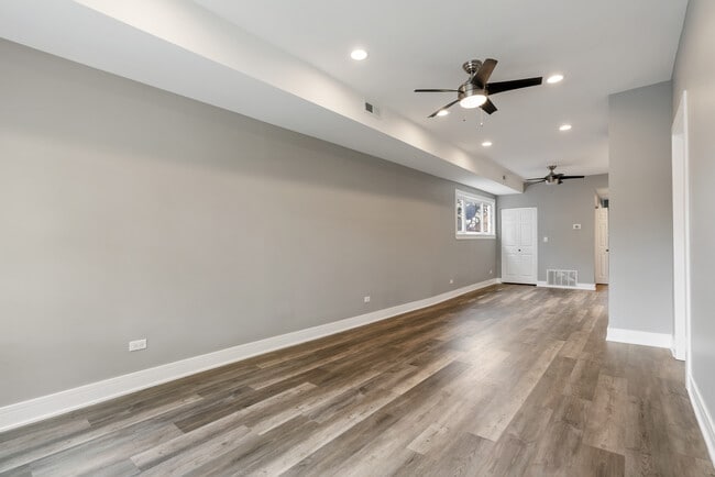 Photo - 4624 N Springfield Ave Unit 2