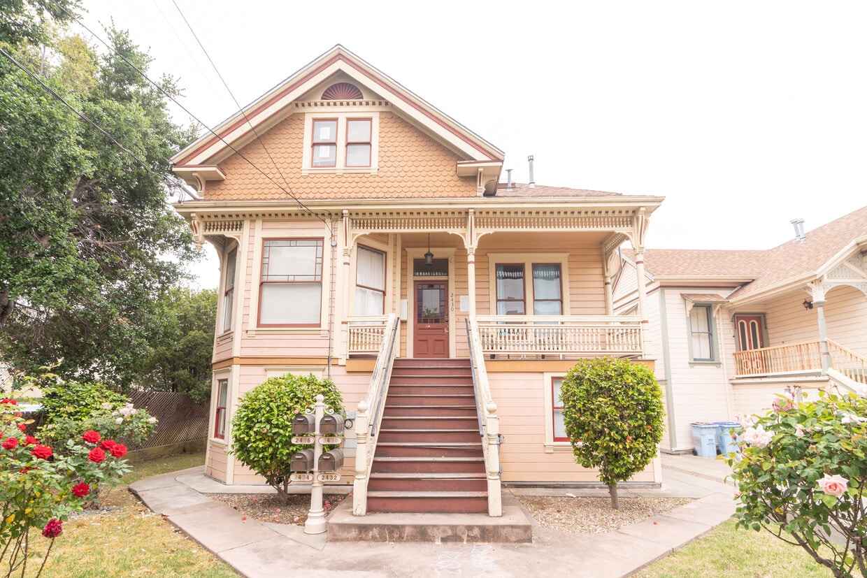 Photo - 2434 Fulton St