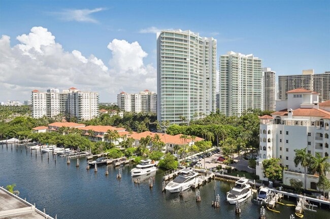 Building Photo - 19707 Turnberry Way Unit 12L Rental