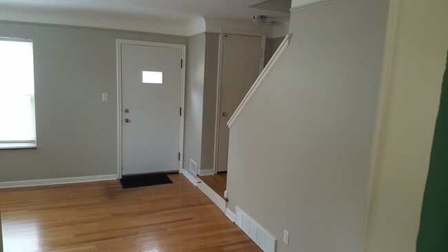 320 Parkview Entrance - 320 Parkview Dr Unit 320