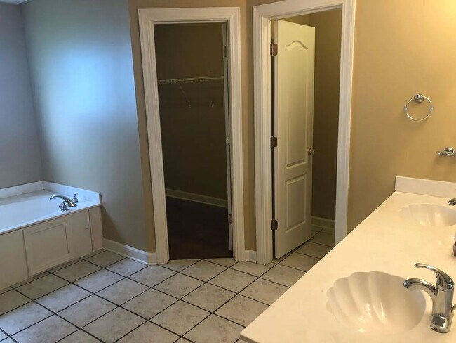 Photo - 00504 Unidad A