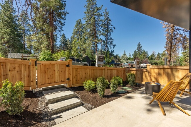 Photo - 950 NE Norton Ave