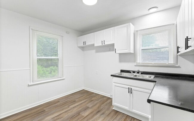 Photo - 831 Harlan Ave