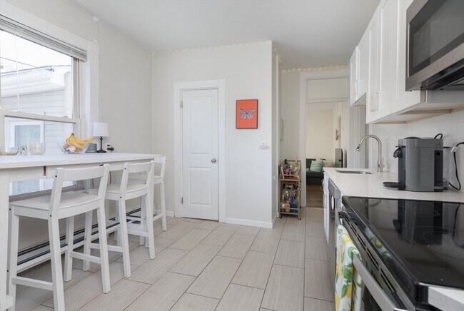 Photo - 420 E 6th St Unit 2