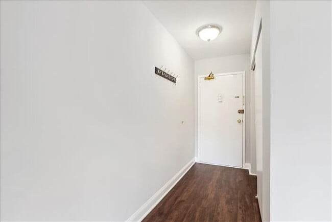 Photo - 1300 Army Navy Dr Unidad 225