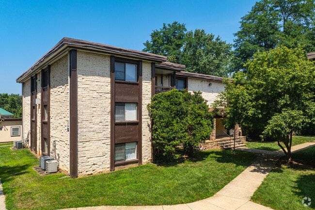Driftwood Club Apartments