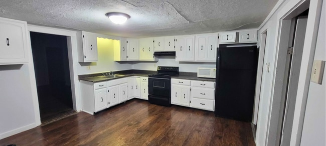 Photo - 166 Essex St Unit 168