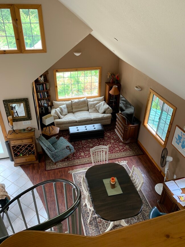 Photo - 247 Broad St