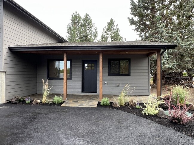 Building Photo - 62799 Eagle Rd