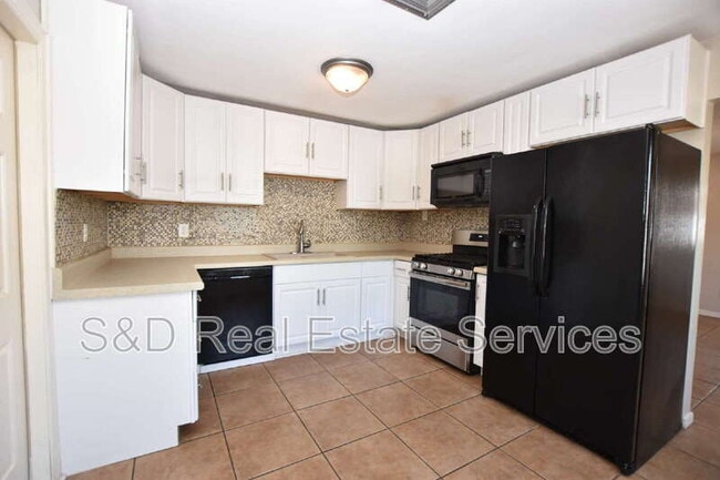 Photo - 1317 E Myrtle St