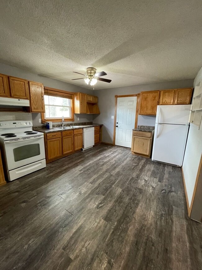 Photo - 3 Bed, 1 Bath Home for rent. One level living!