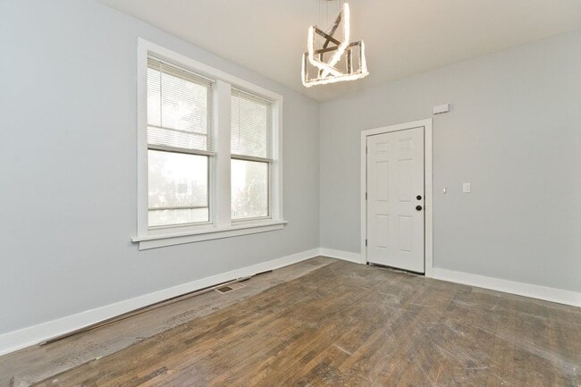 Photo - 1922 N Wilmot Ave