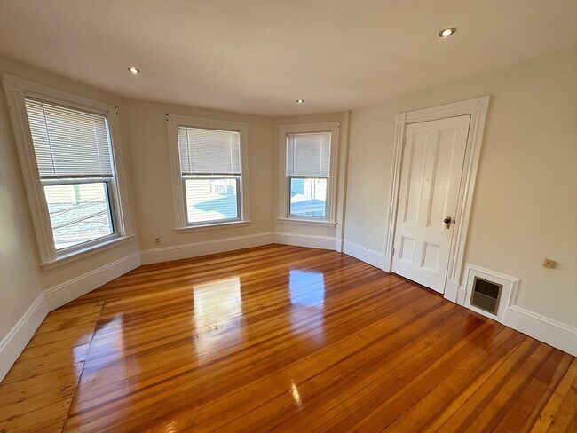 Photo - 266 Newbury Ave Unit 2