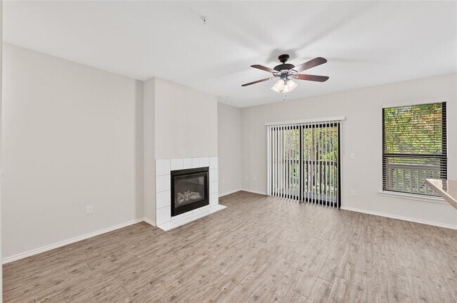 Photo - 3839 Dry Creek Dr Unidad 109