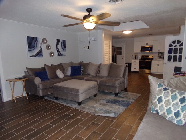 Photo - 706 Warpath Rd