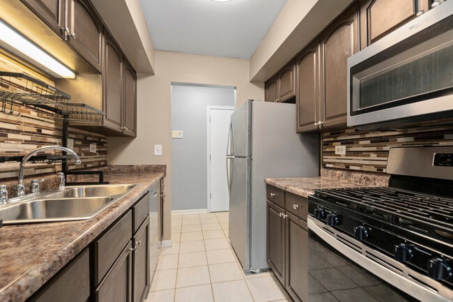 Photo - 2214 Country Club Dr Unit 2