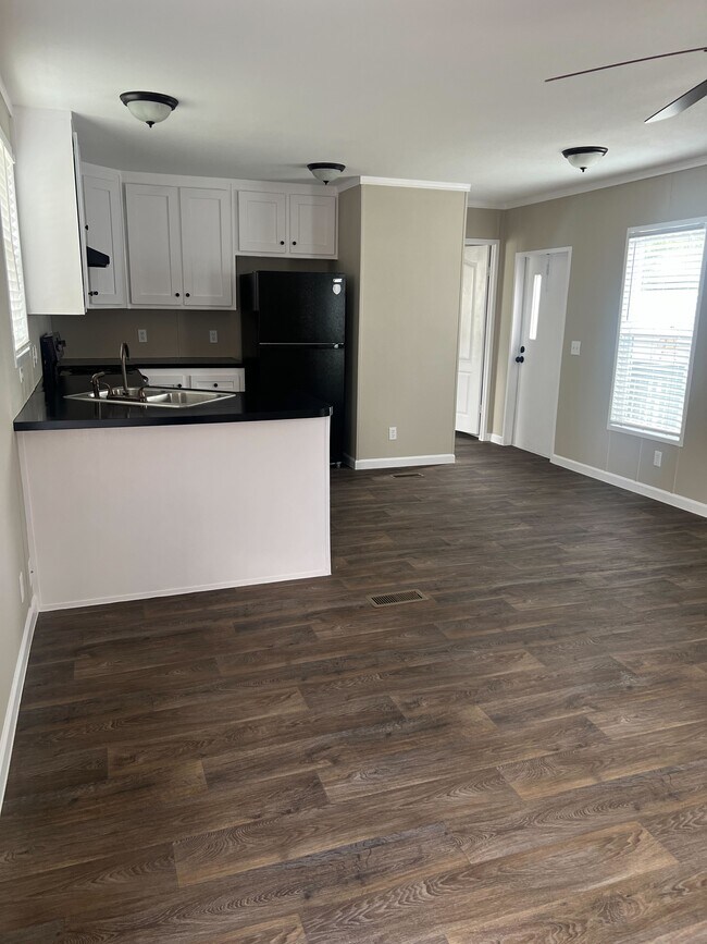 Photo - 750 Silent Valley Rd