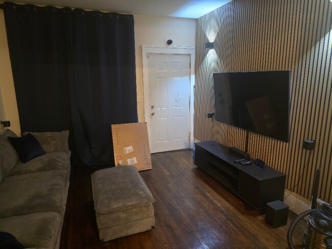 Photo - 3081 Philip St