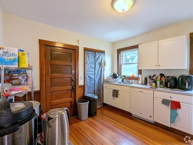 Building Photo - 85 Lowell St Unit 1 Rental
