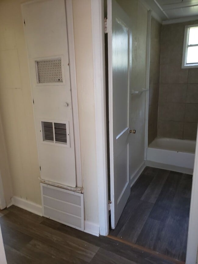 Photo - 2 bedroom central air and Heat Casa